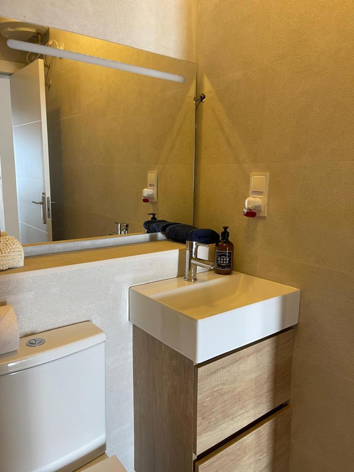 Apartamentos Matilda 科尼尔-德拉弗龙特拉 外观 照片